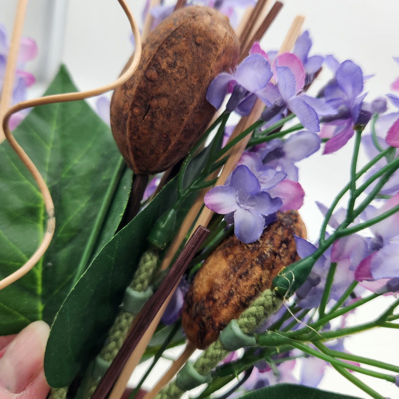 Vintage Purple Lilac Floral Bush Seed Pods Artificial Decorative 12″ Leaves