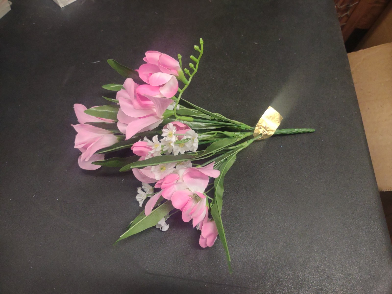 Vintage 10″ Silk Freesia Flower Bush, Pink, 5 Stems, Baby’s Breath & Foliage