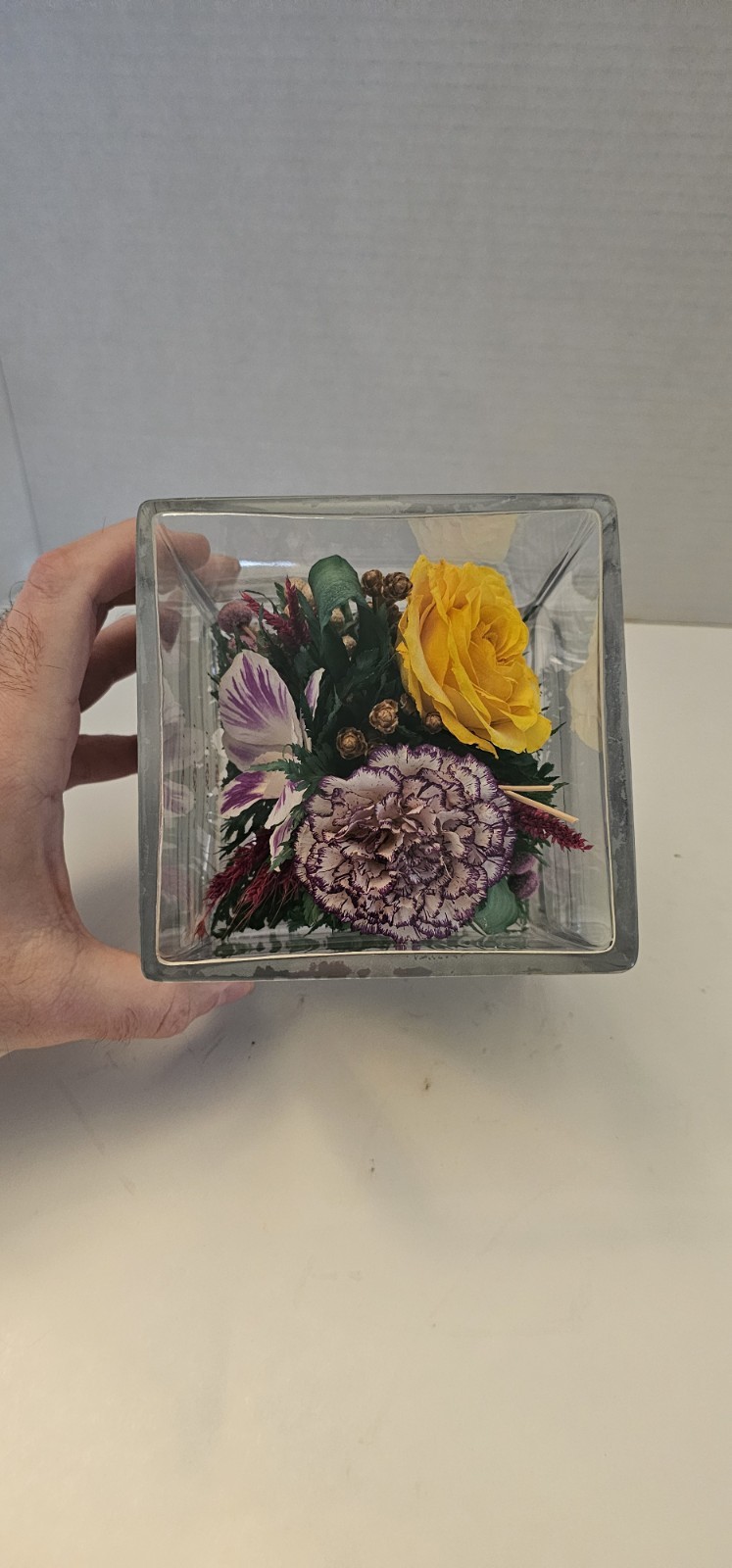 Enclosed Cube Glass Vase W/preserved Flowers Orchid Carnation & Rose