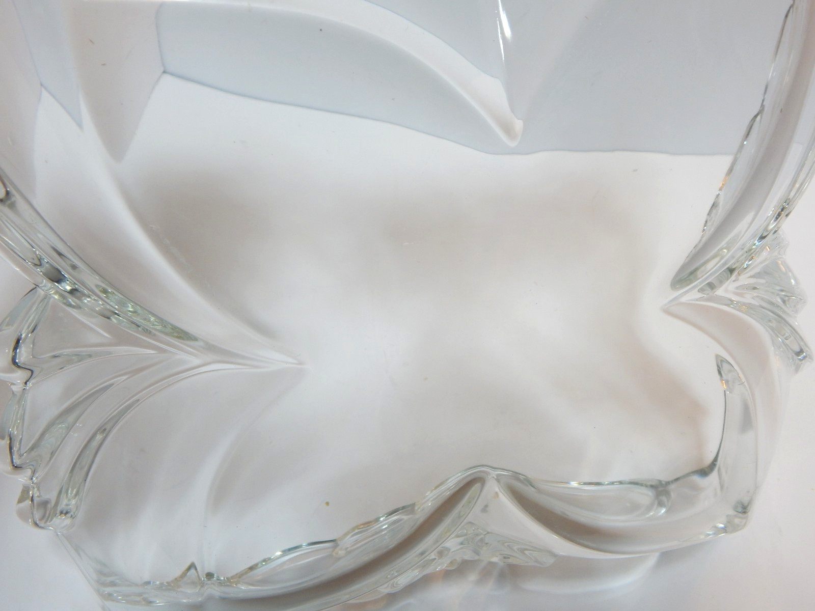 Home Interiors American Flower Petal heavy pressed glass center piece 12″ x 12″