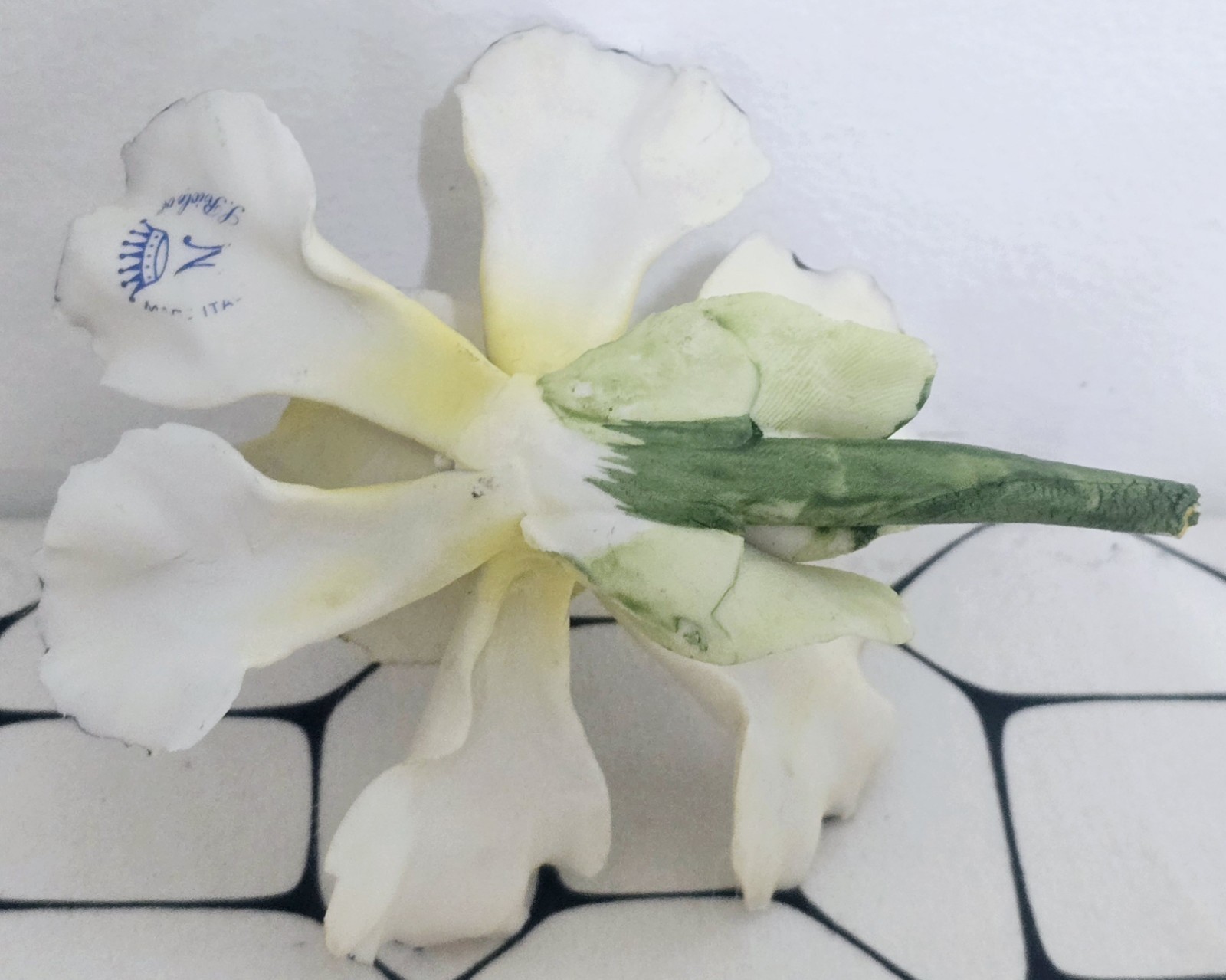 Gorgeous Vintage Napoleon Capodimonte Porcelain Yellow Orchid Made In Italy