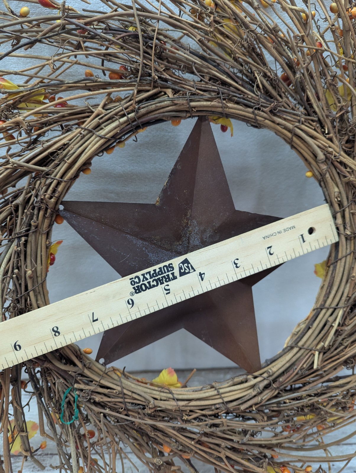 20″ Pip Berry Wreath w/ Burgundy Star – Navy Maroon Red – Colonial Mix, America