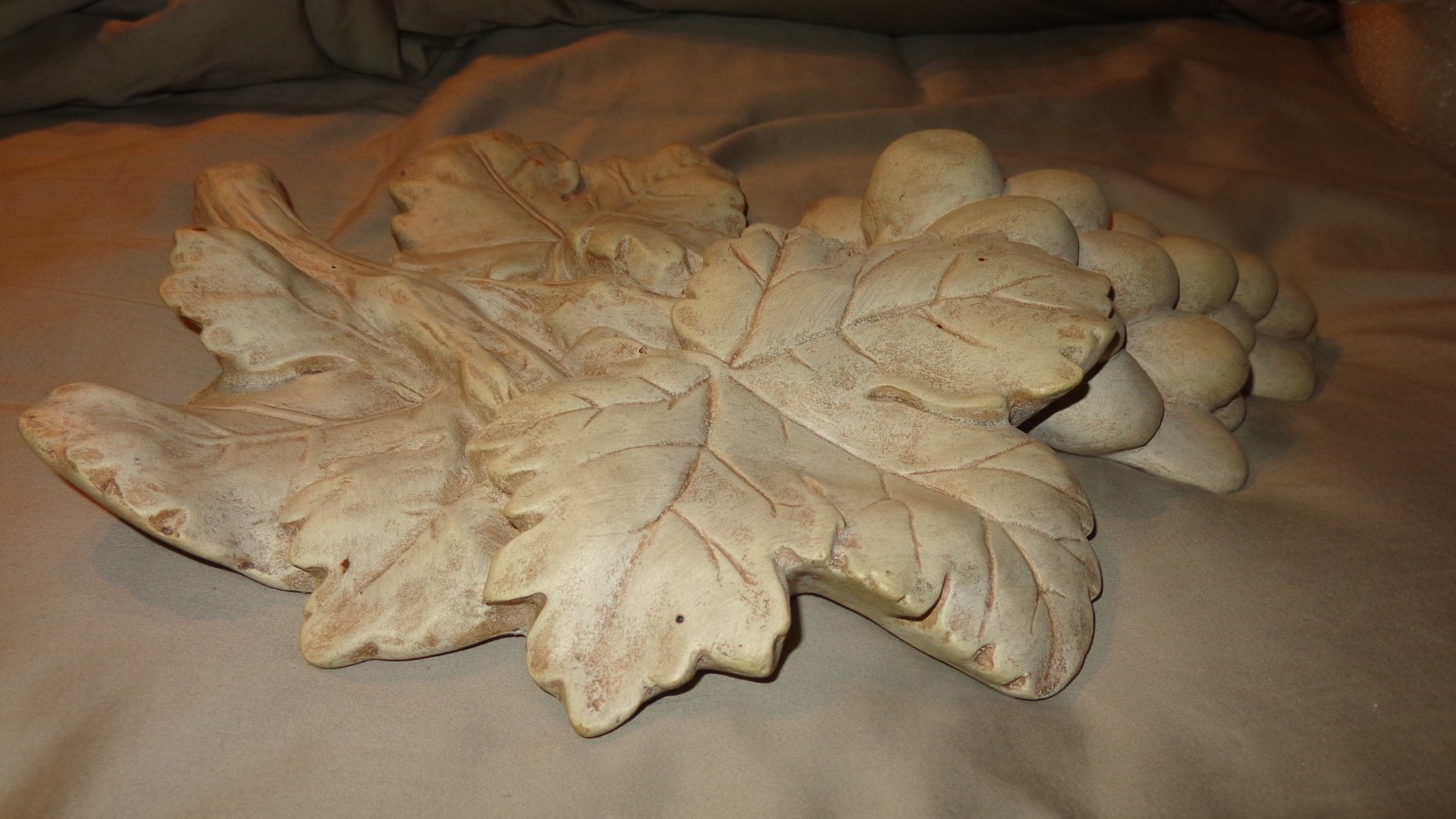 Beautiful Large Decorative Grape Cluster Leaves Pottery Wall Decor Decoration
