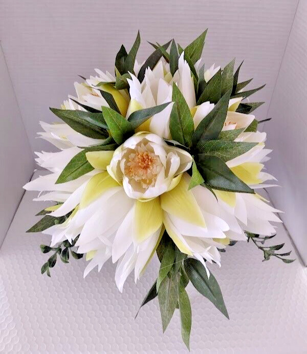 Artificial lotus flower bouquet