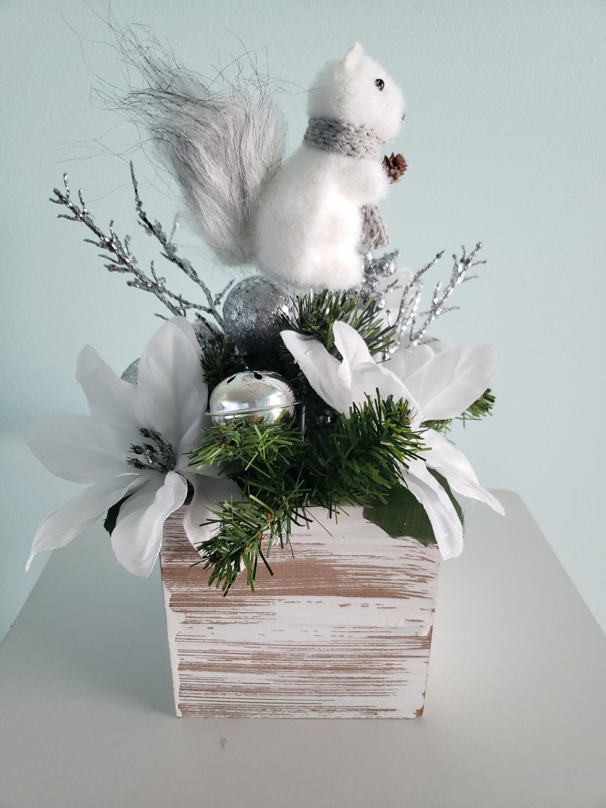 Christmas Rustic Farmhouse Floral Arrangement Decor In Wood Box White Silver