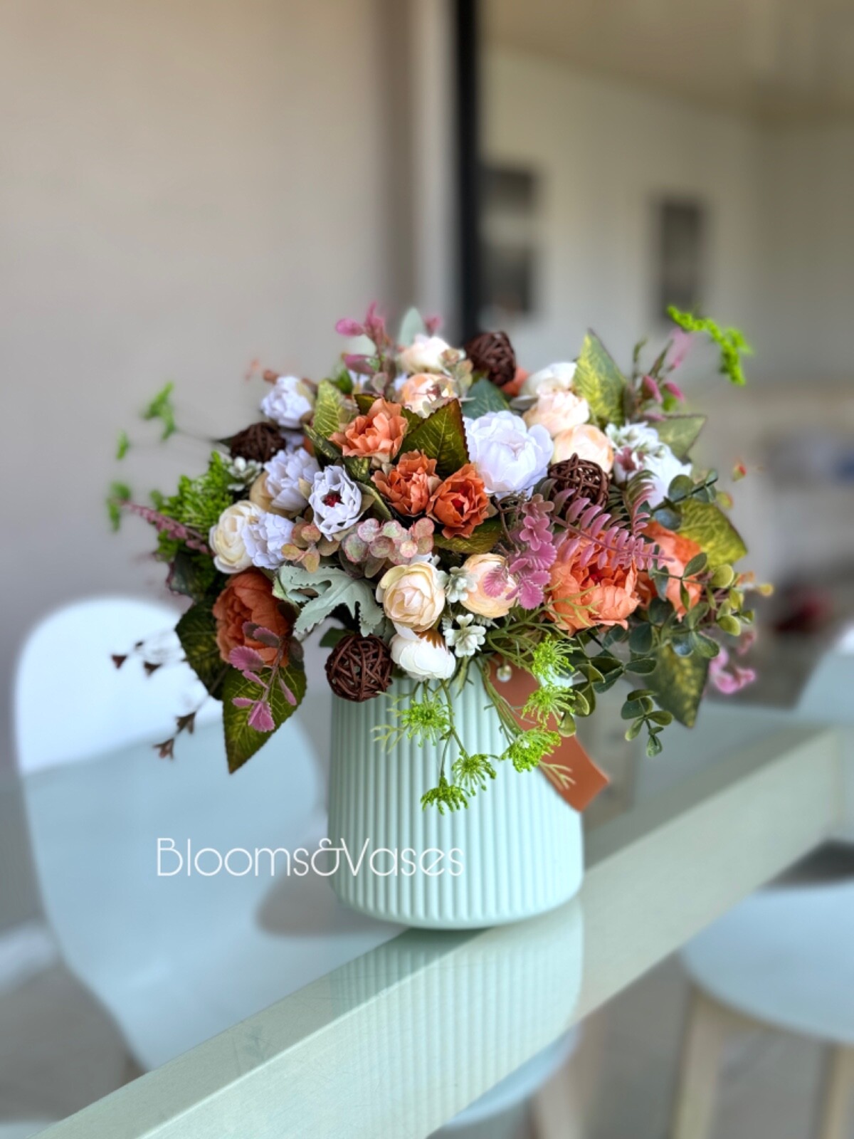 Flower arrangement “Spring“ in a vase, width 16’, height 15’, home decor
