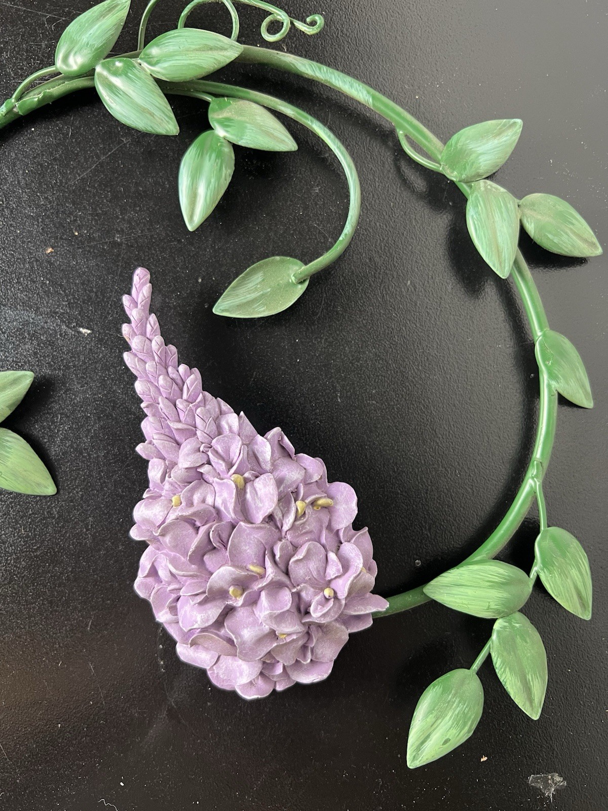 Vintage HOMCO Wisteria Metal Wall Art Purple Flowers Floral Vine Accent HomeCo