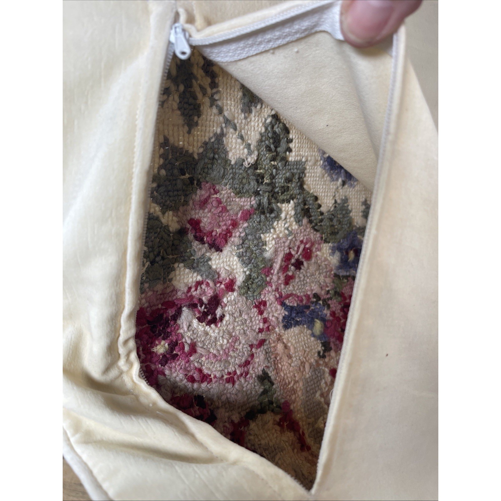 NEW Needlepoint Pillow Cover Floral Pink/Green Multi Roses 15″ Cream Velvet Zip