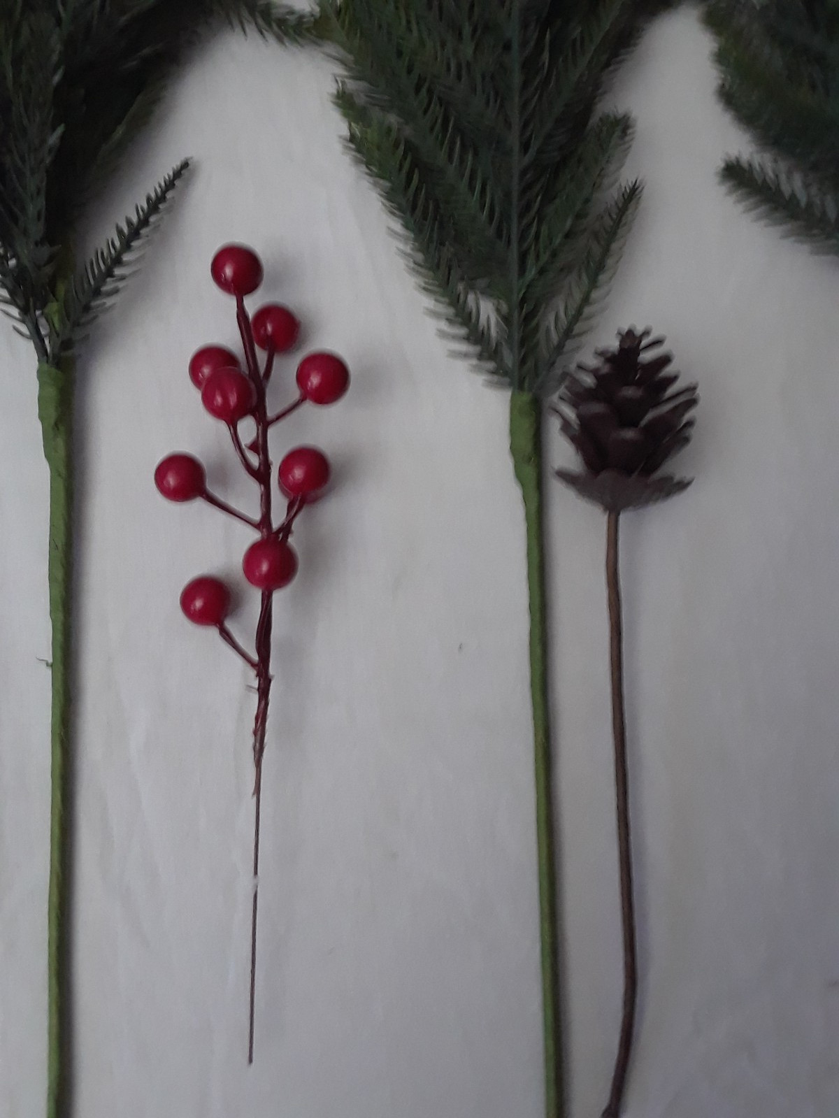 5 Indoor/Outdoor Artificial Spruce Pine 21 in Sprigs – Pine Cone – Berry Twig