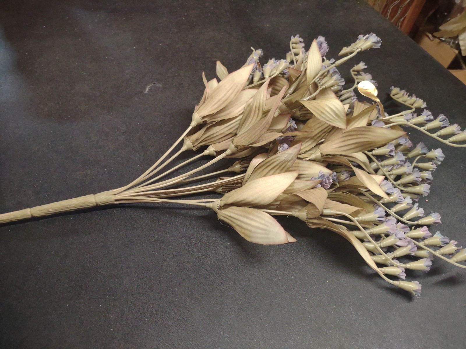 18″ Dried-Look Silk Statice Bush 11 Stems Lavender Blue, Papery Dry Fall Foliage