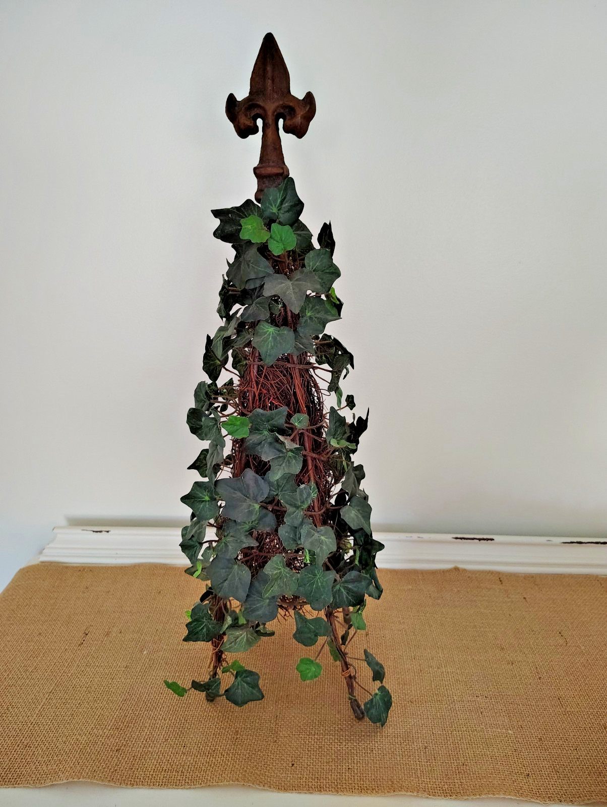 Faux Ivy Pyramid Topiary With Decorative Iron Fleur-de-Lis Finial ~ 22″ High
