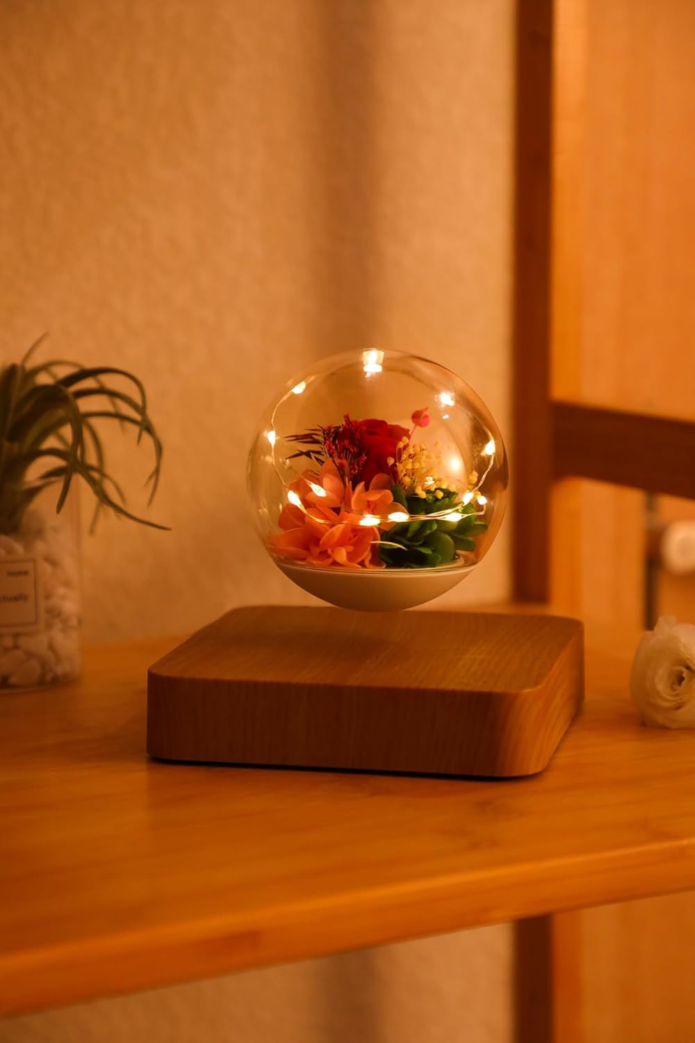 Magnetic Levitating Flower with LED Light – Eternal Floating Rose Lamp