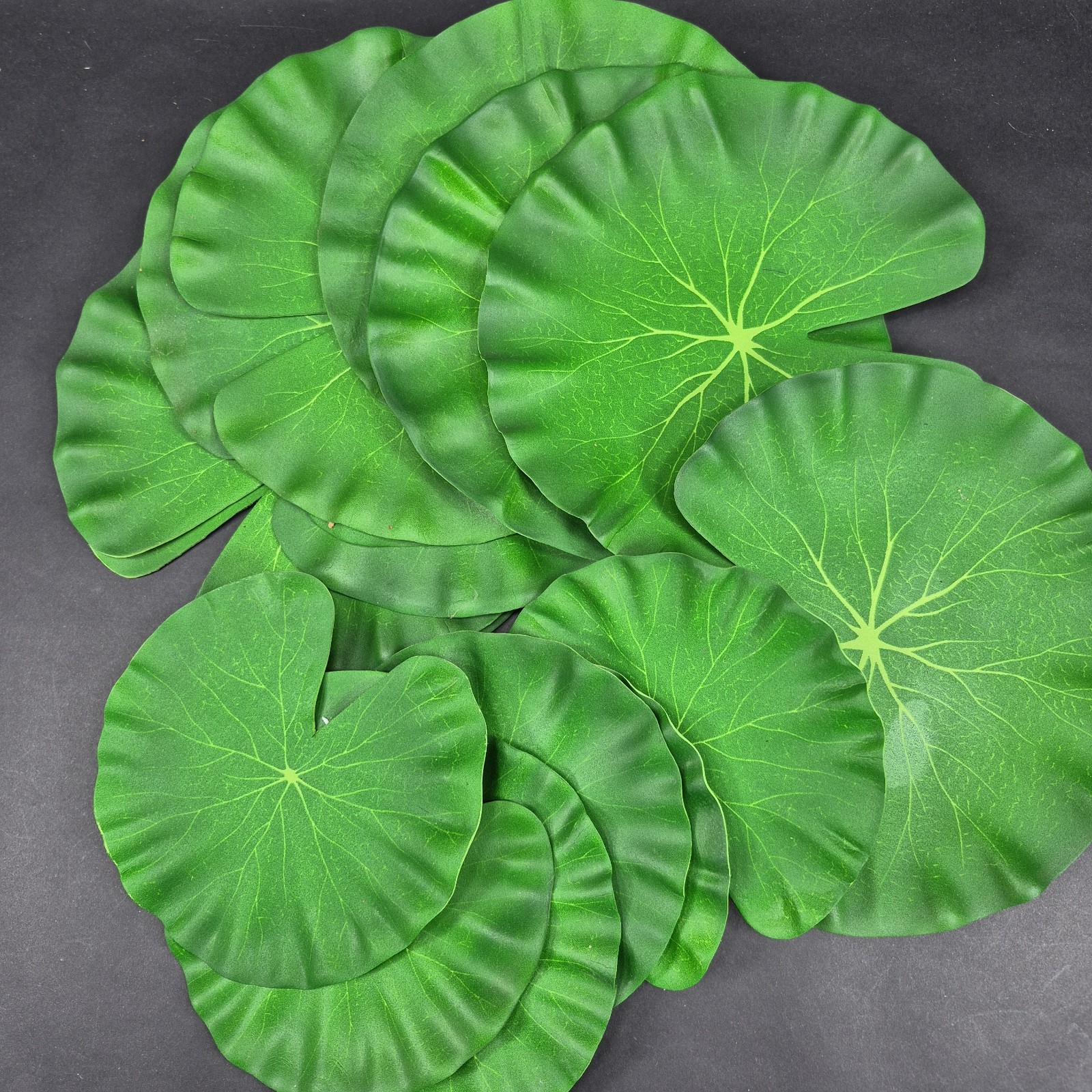 16PCS Artificial Lily Pads Floating Pond Flowers Lotus Plants Aquarium Decor Set