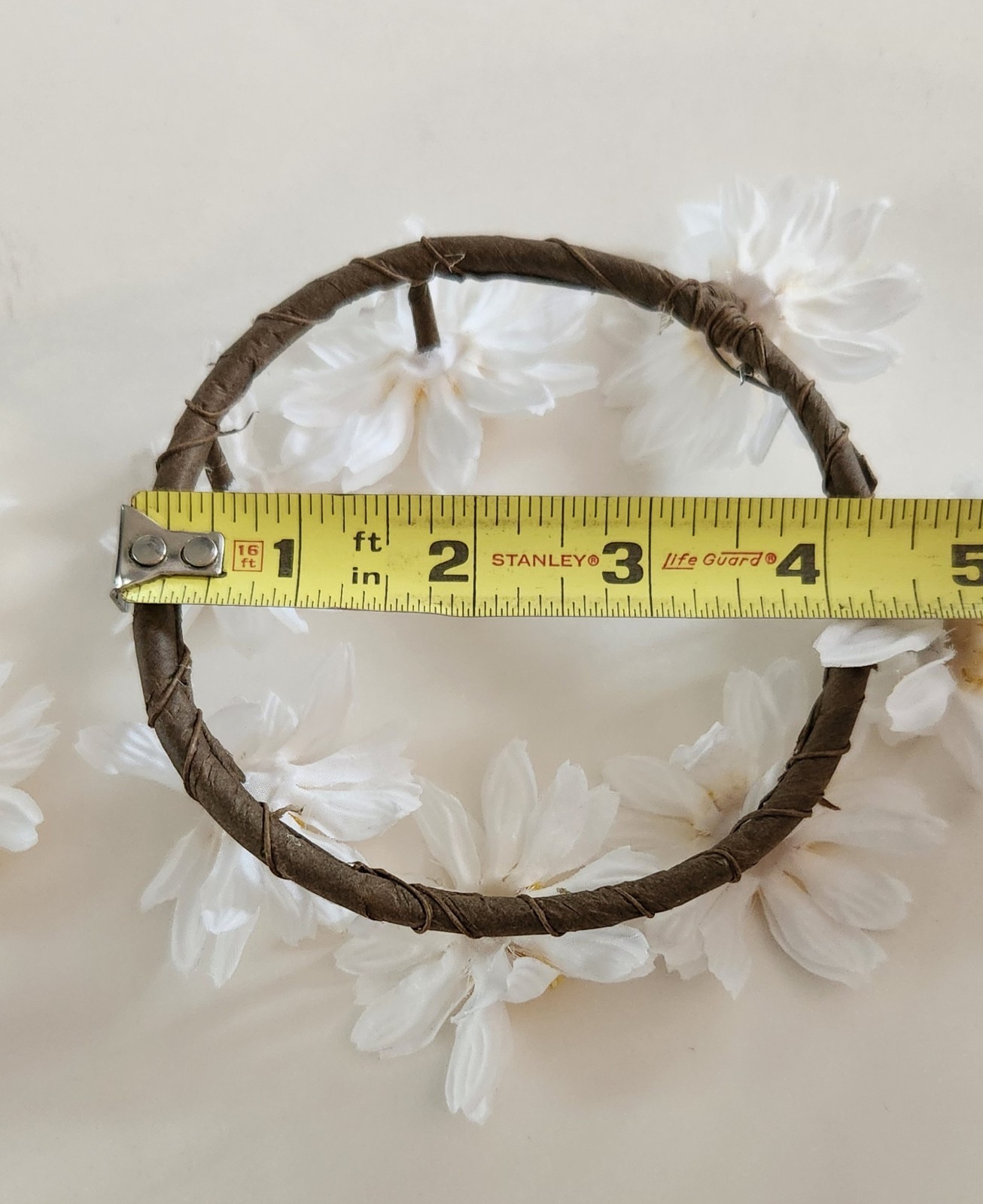 Set Of 2 DAISY CANDLE RINGS – Floral Wreath 4″