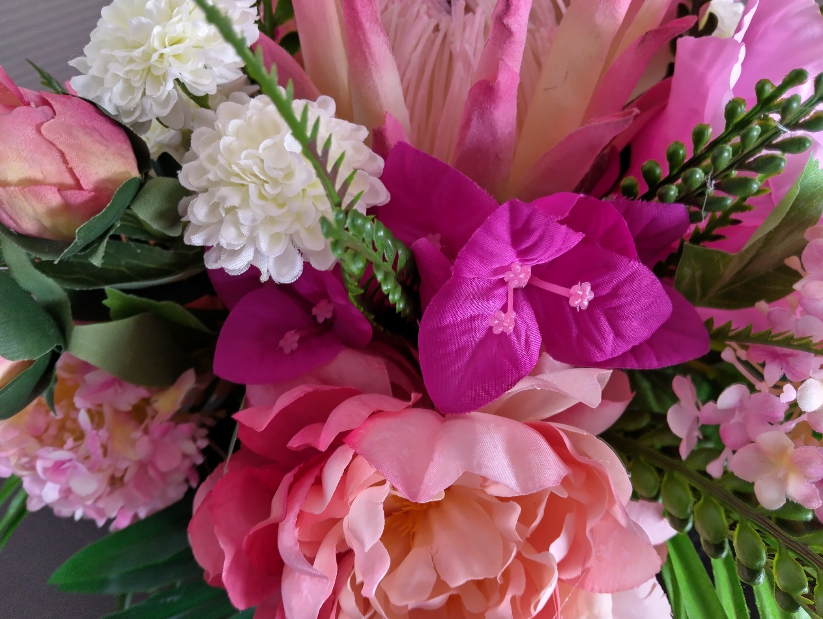Think Spring Table Centerpiece (ROUND)