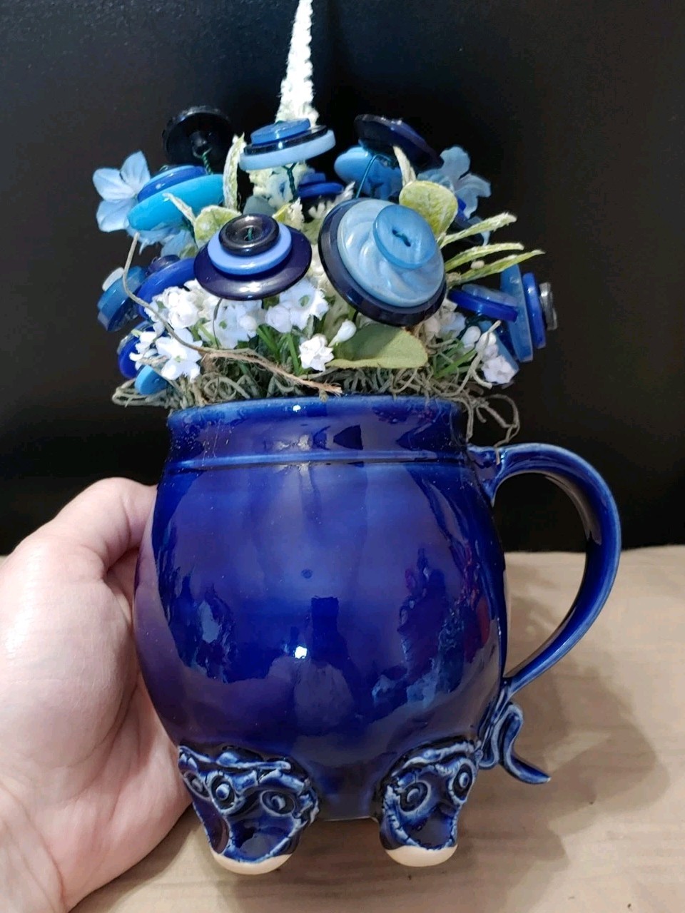 blue and white button bouquet in David Austin Coffee Mug. tiny chips-see pics