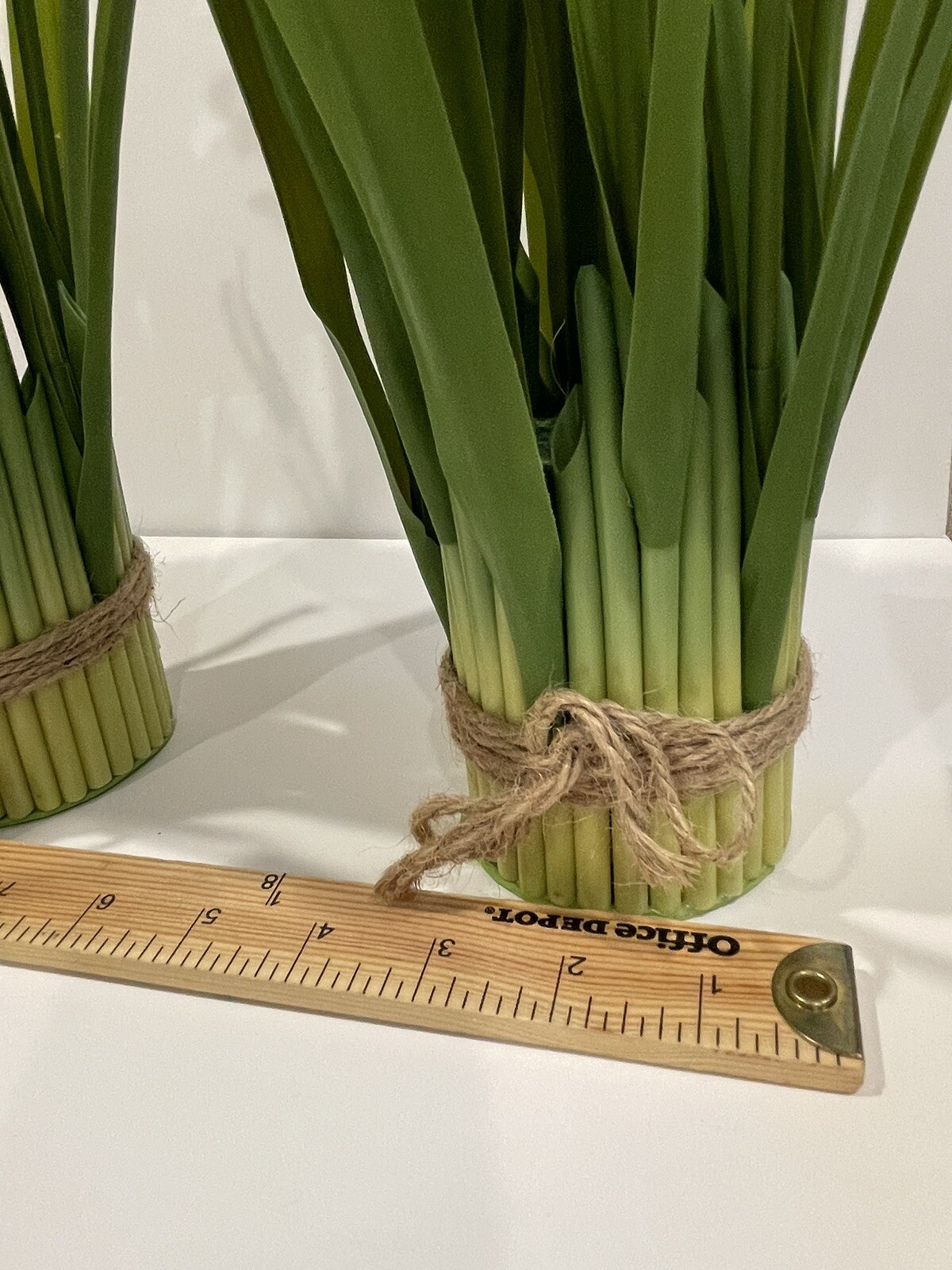 Valerie Parr Hill Daffodil Bundles – Large 15” White Set of 2 NEW