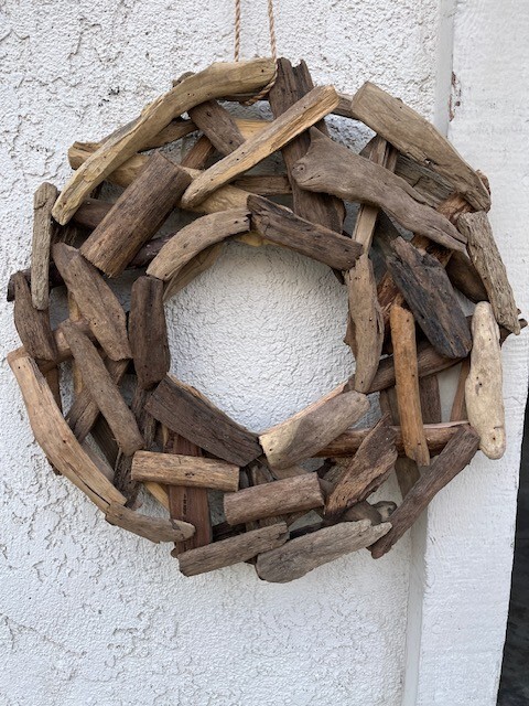 Beach Decor Handmade Starfish Driftwood Wreath – Coastal Home Decor – Starfish