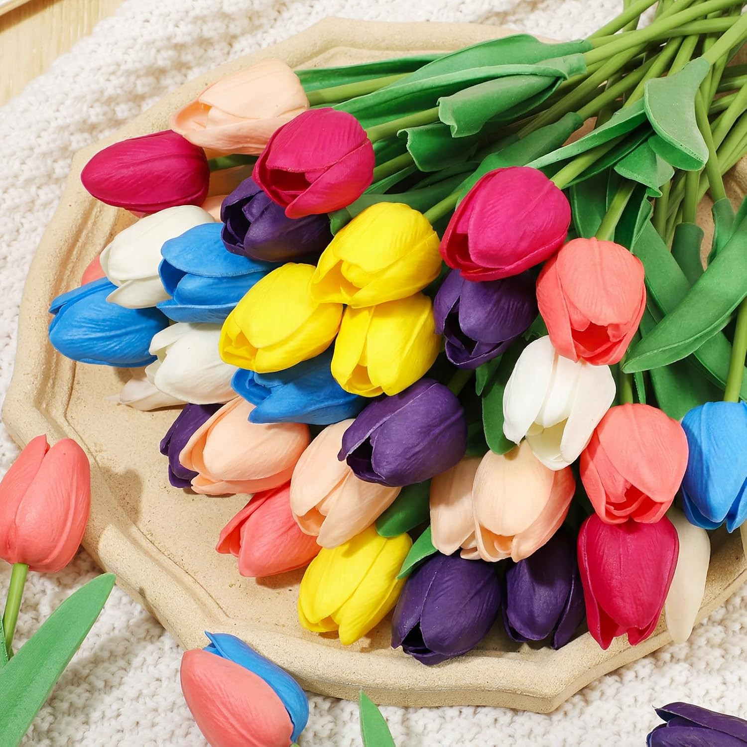 200 Pcs White Artificial Tulips Bulk PU Faux Tulips with Stem Bouquet Centerpiec