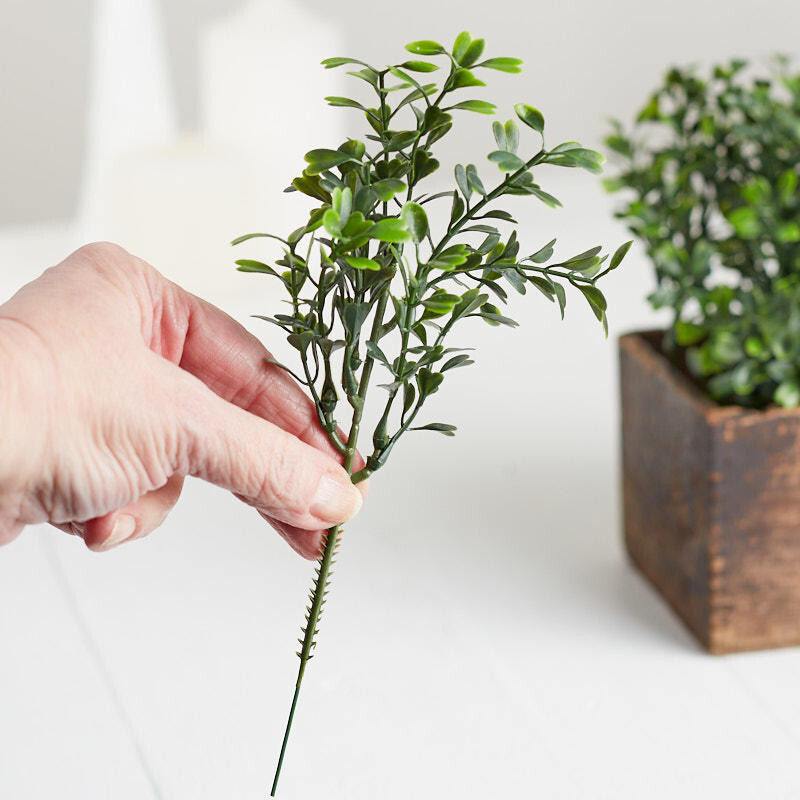 Package of 12 Traditional 8″ Weatherproof Artificial Boxwood Greenery Picks