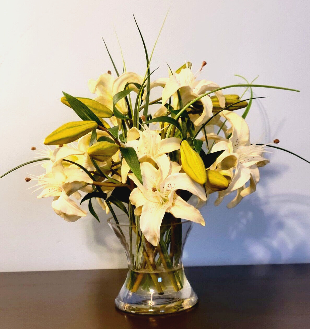 Petals Office Scapes Direct Silk Lillies Floral Arrangement In Glass Vase PSJ