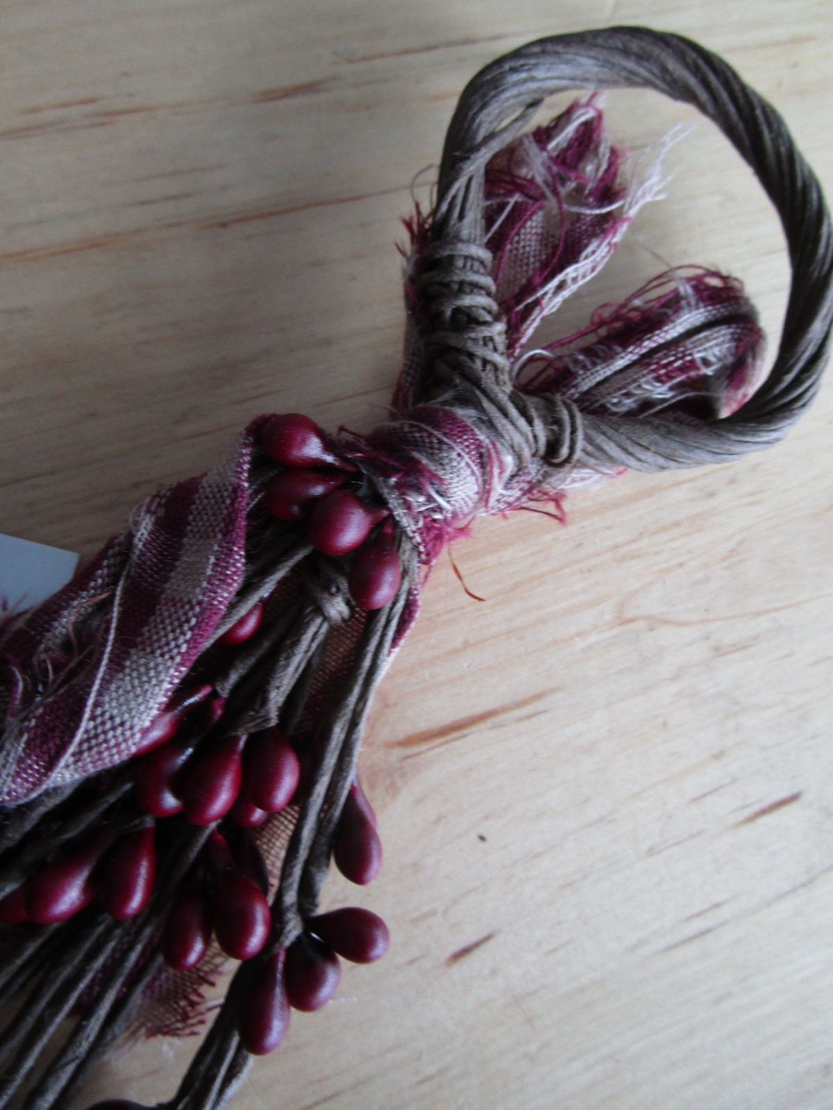 Pip Berry Wispy Teardrop Rustic Primitive Pip Berries Swag Rustic Burgundy NEW