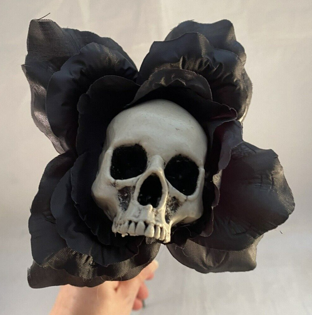16″ Artificial Black Rose w/ Skull Fake Faux Roses Halloween Party Decoration
