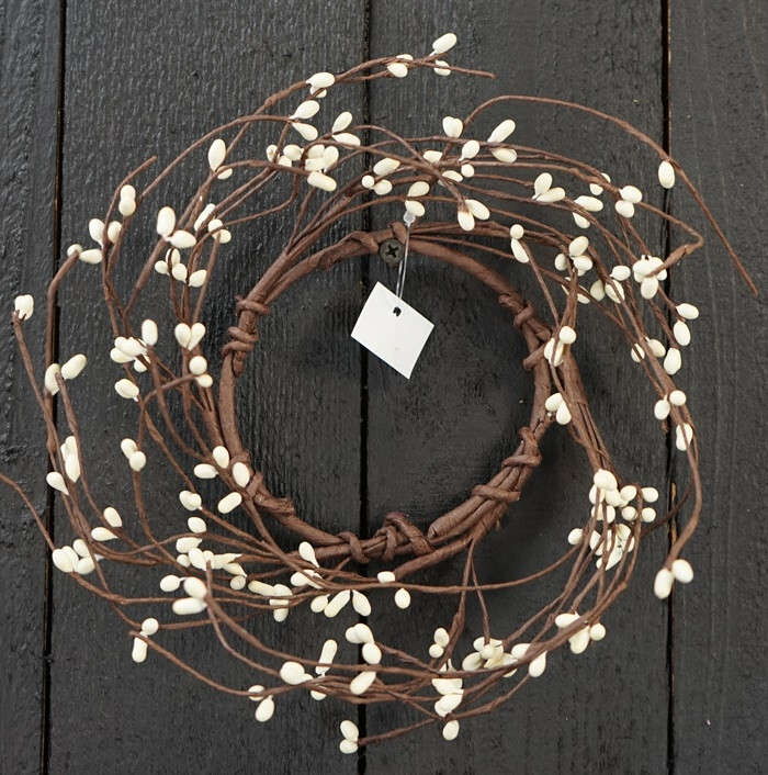 Pip Berry Candle Ring / Wreath – Ivory, Brown Stem 3.5″ Inner Diameter