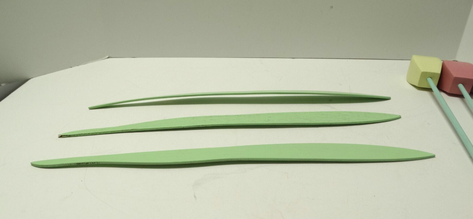 (6) Wooden Painted Colorful Tulips w (3) Leaves Countrycore Vintage Taiwan S M L