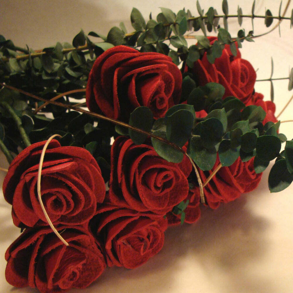 D’AGOSTINO HANDCRAFTED PURPLE LEATHER ROSES BUY 1, 3, 6, 12. ALSO RED OR BLACK.