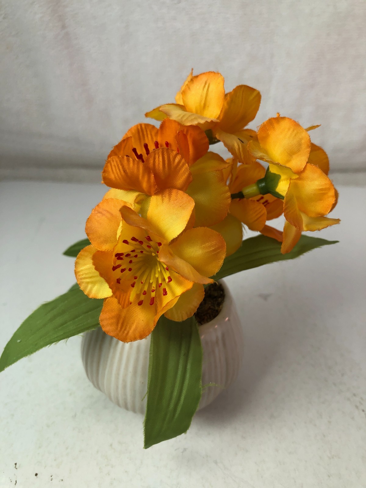 Small 5″ Silk Floral Arrangement In Ribbed Ceramic Pot Mini Desk Decor