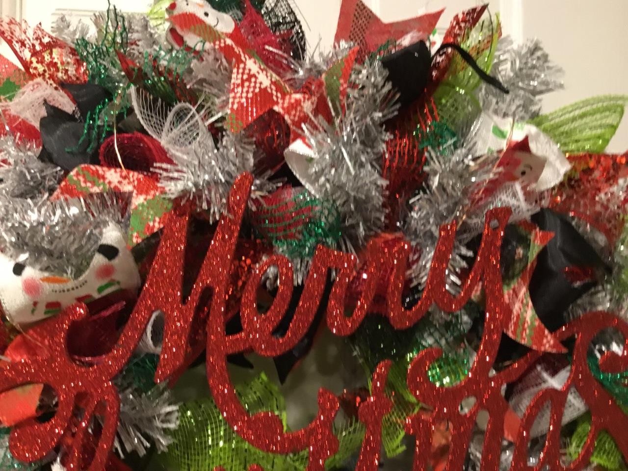 HANDMADE DOOR WREATH MERRY CHRISTMAS LITES UP DECORATION SILVER BASE