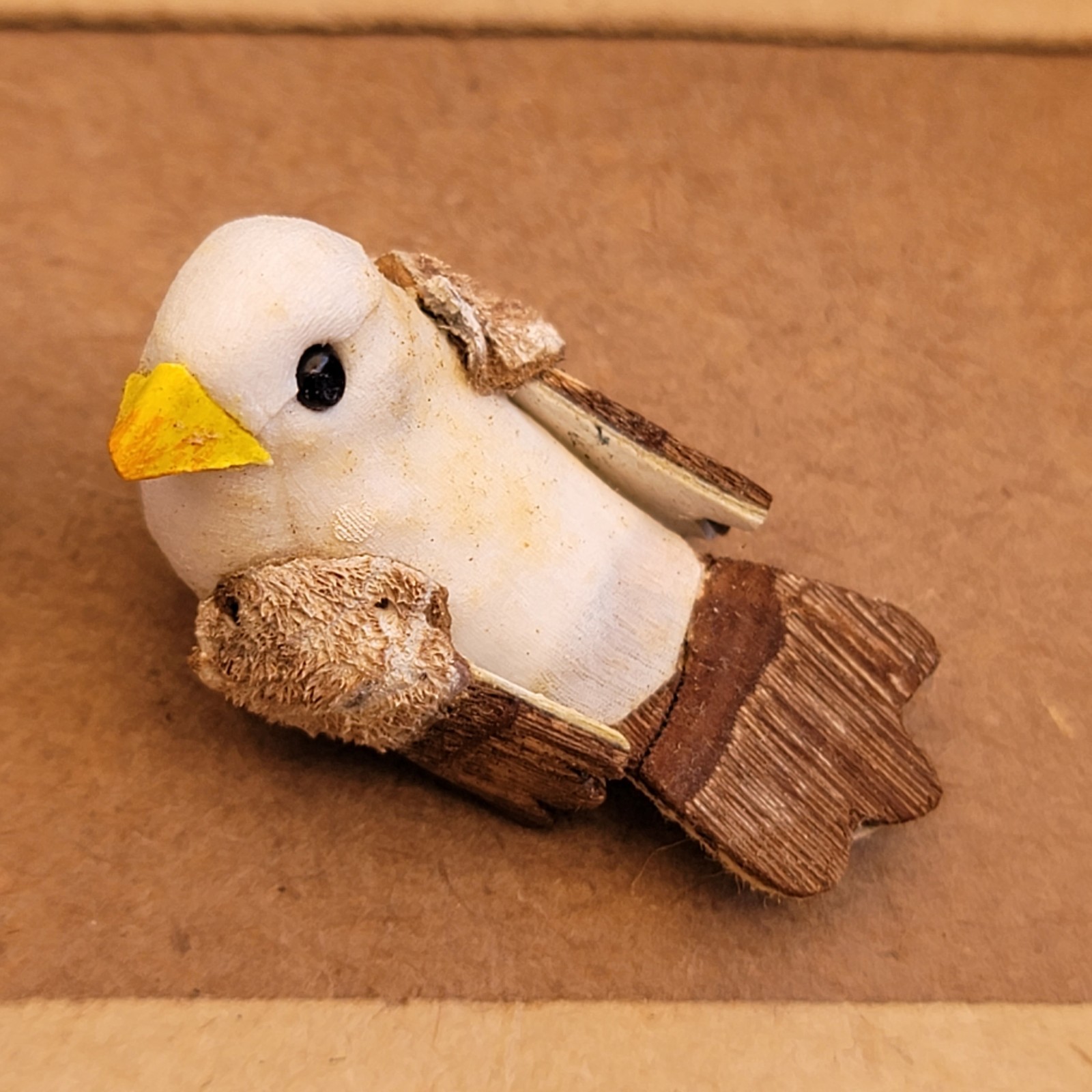 VNTG NOS Set of 12 Natural Bark Tail & Wing Artificial 1-7/8″ Mushroom Dove Bird