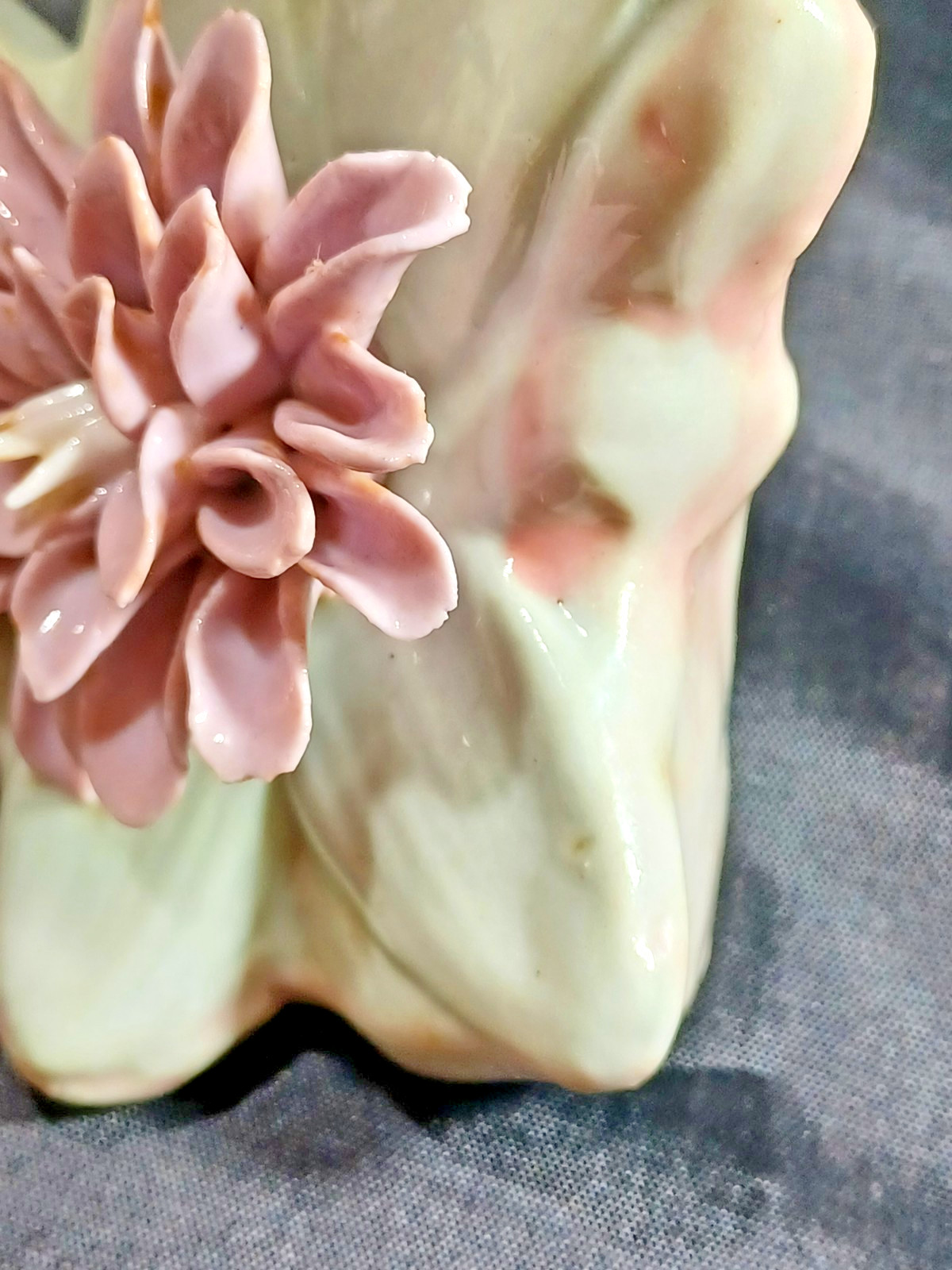 Vtg Celadon Green Pottery Leaf Base With Applied Porcelain Flower And Bee.