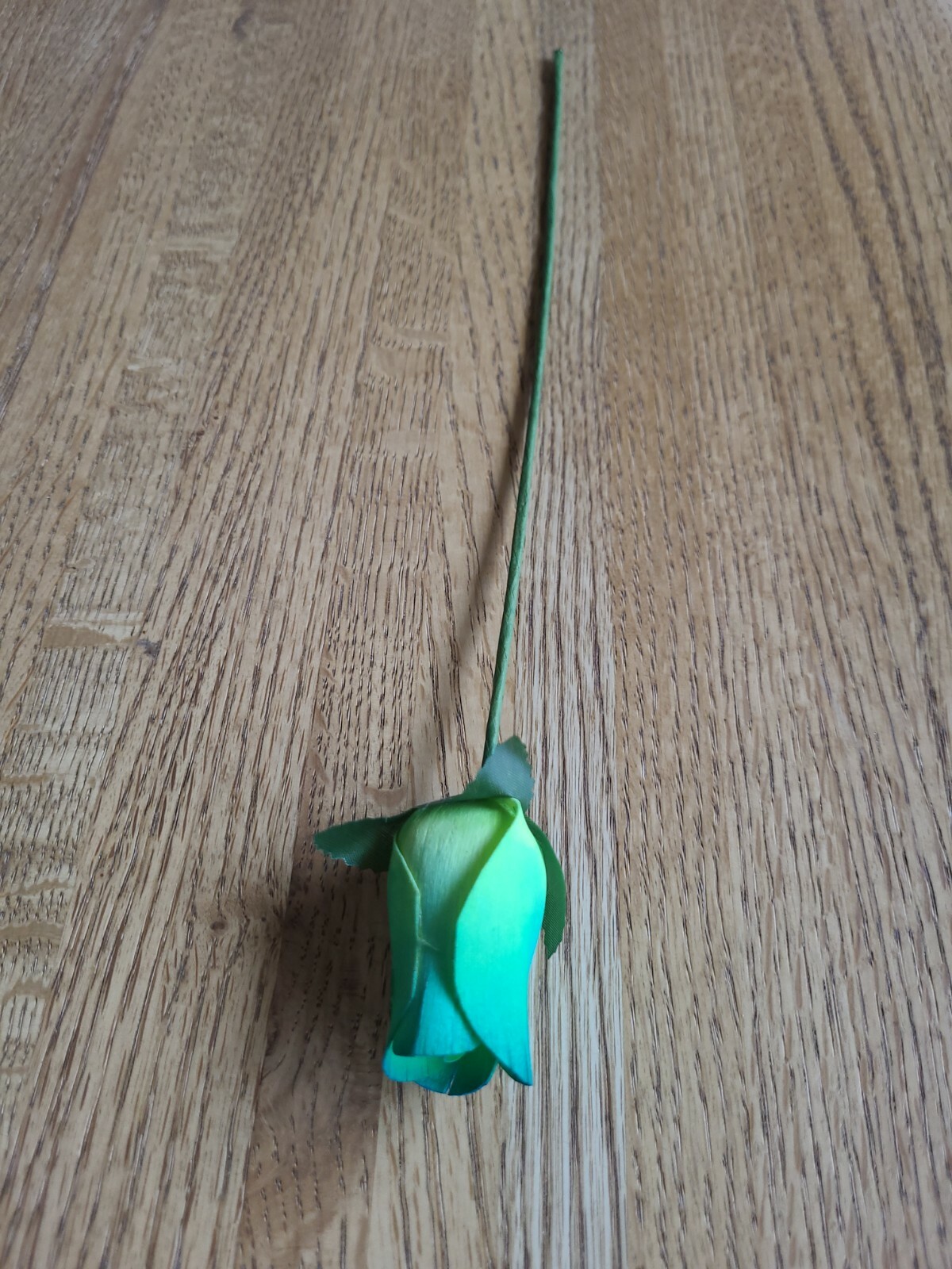 1 DOZEN – LIGHT GREEN/GREEN WOODEN ROSE BUDS 5 X 8 ARTIFICIAL FLOWERS