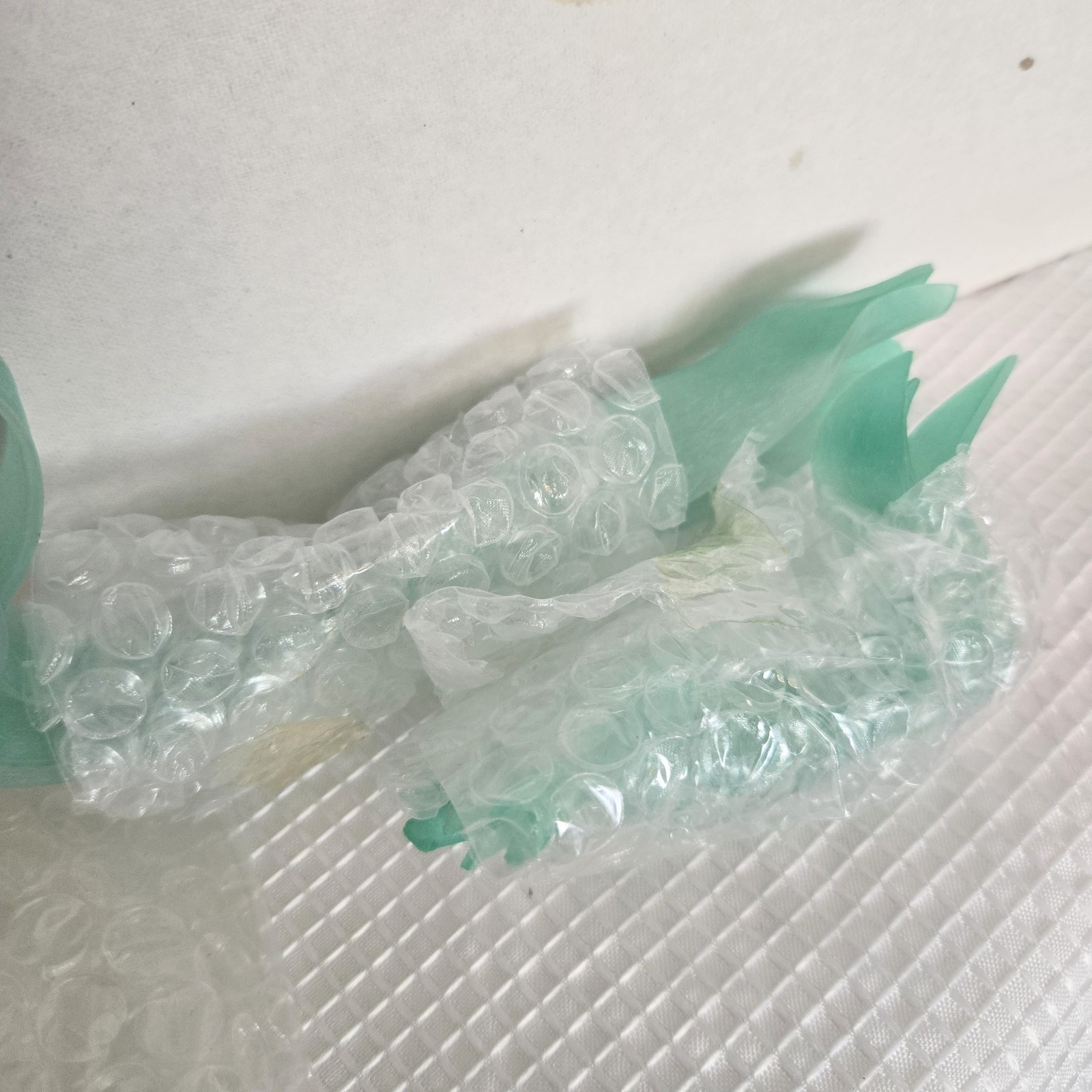Vtg Iris Acrylic Flower 18″ Bouquet Table Centerpiece NOS Retro Kitsch Freestand