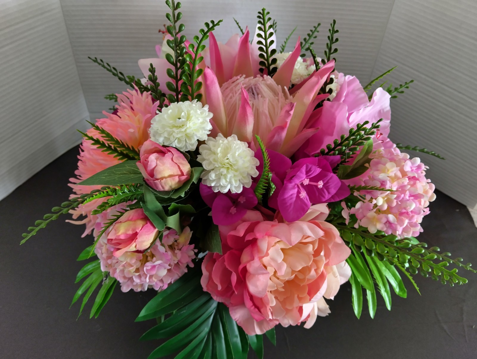 Think Spring Table Centerpiece (ROUND)