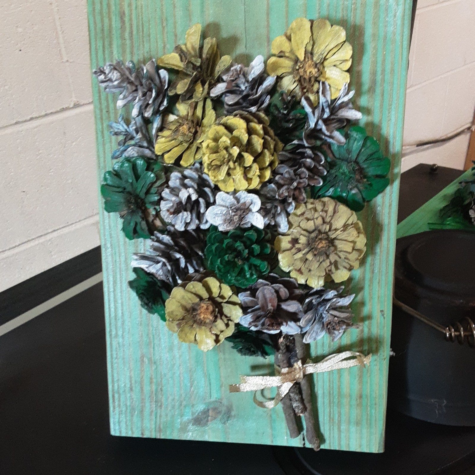 Artificial Pine Cone Floral Wall Hanging Decor Arrangement, Green Yellow White