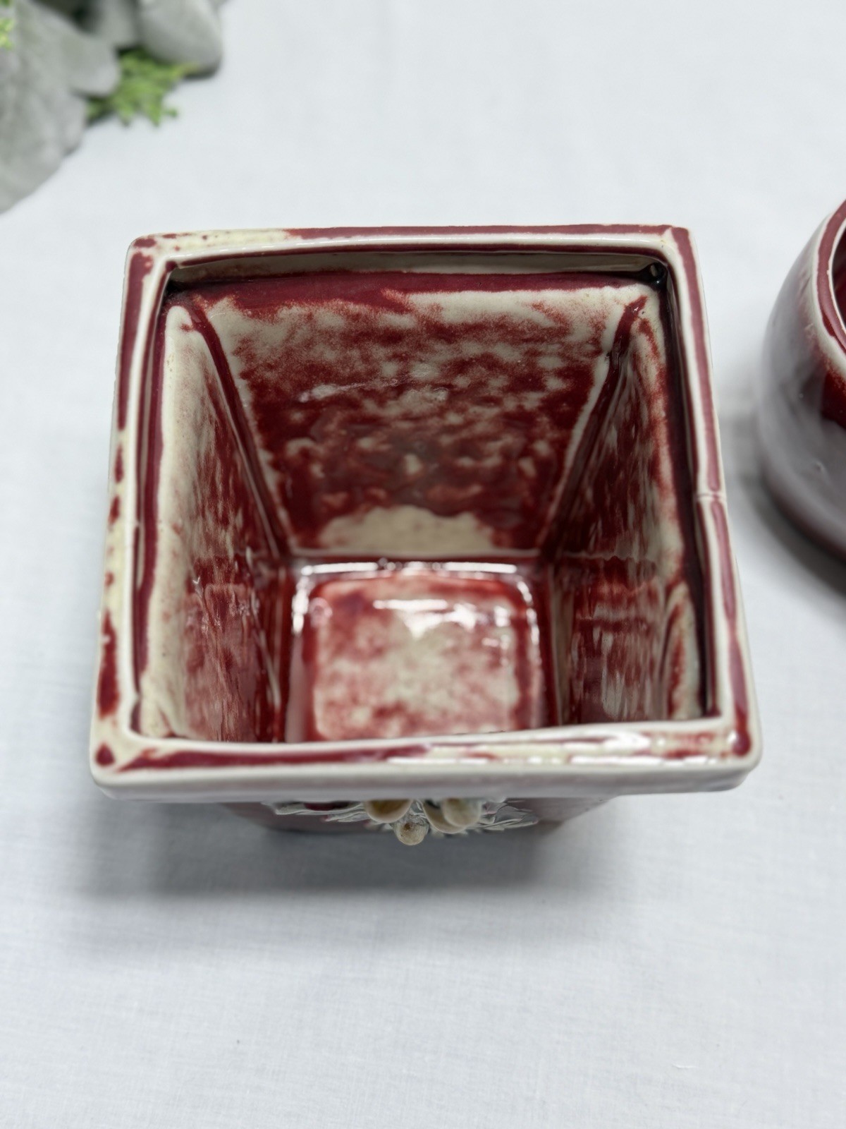 Set Of 2 Flower Pots Redwing Possibly Holly And Pine Motif Burgundy Oval, Square