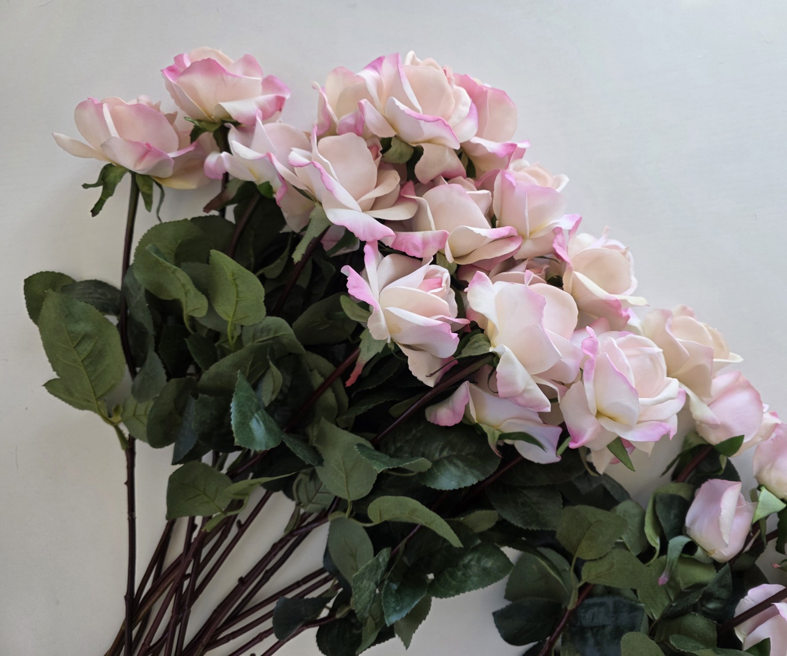 Delicate Pink & White Roses, Closed & Open, Groups of 4 *preowned, Gorgeous*
