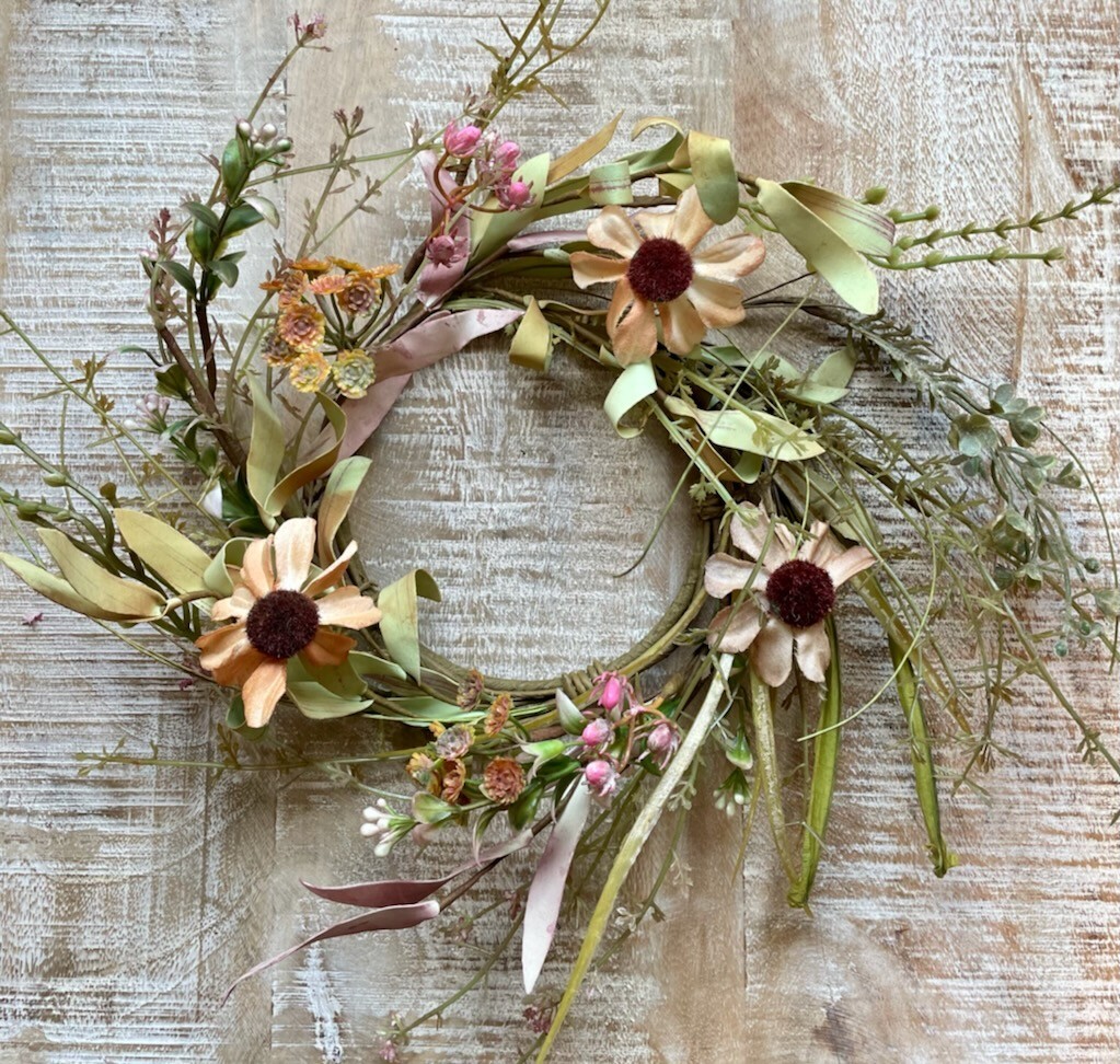 New Primitive Prairie Grass TEA STAIN DAISY CANDLE RING Floral Wreath 4″