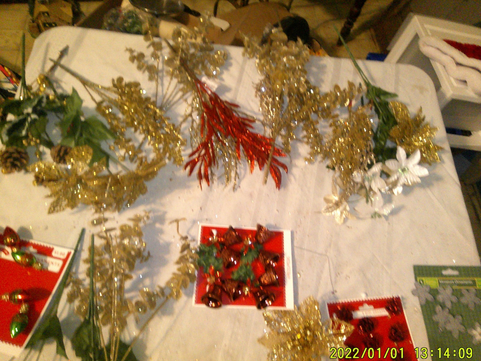 LARGE ASSORTMENT OF CRAFT ARTIFICIAL FLORAL POINSETTIA FLOWERS HOLIDAY MANY UNUS