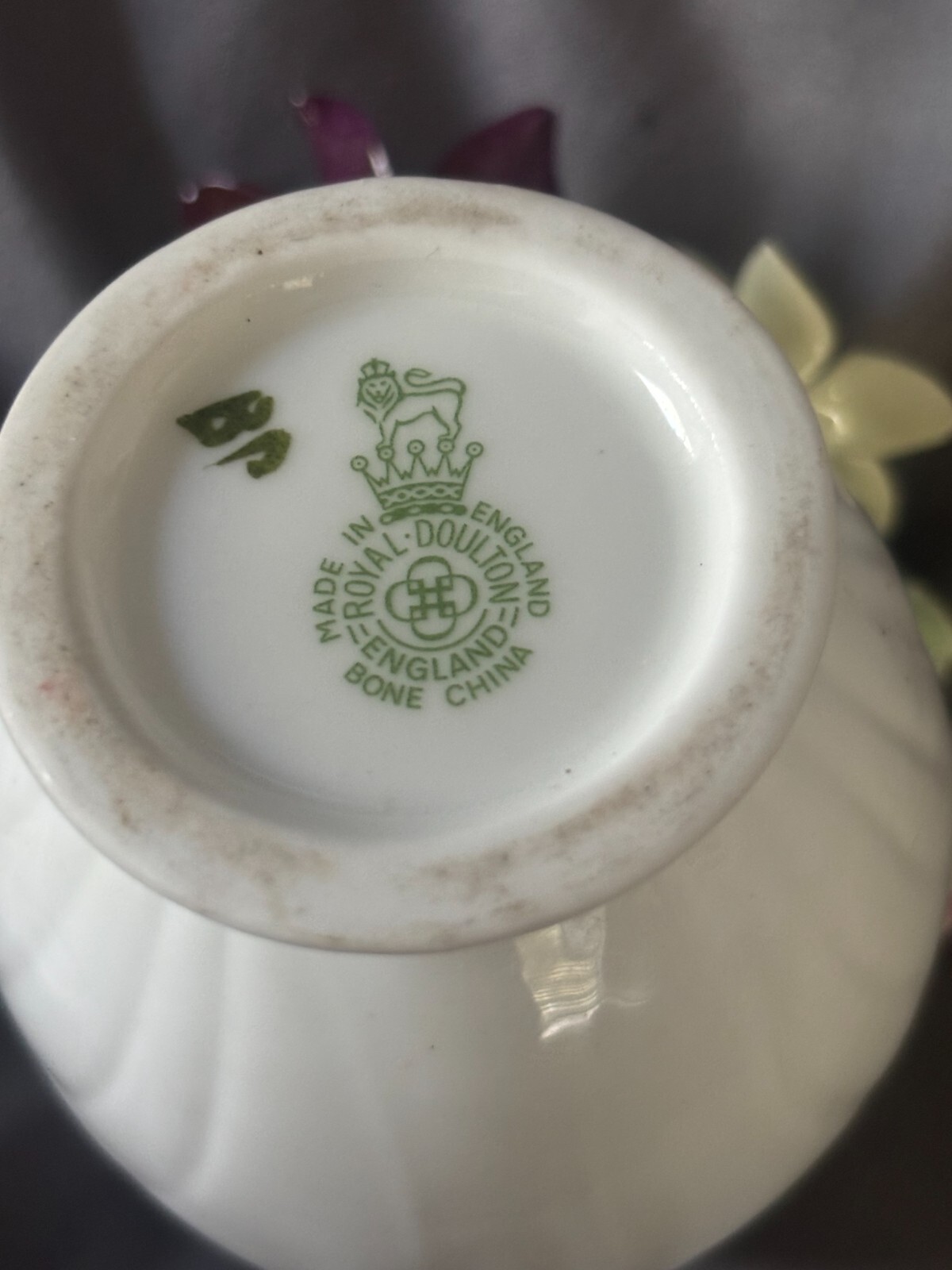 Royal Doulton England Bone China Footed Bowl Bouquet Roses Carnations