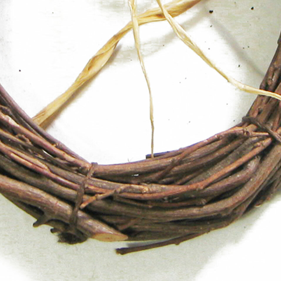6″ Bentwood Wreath with Raffia Tie, Country Charm as Is or Decorate w/Trim, Mint