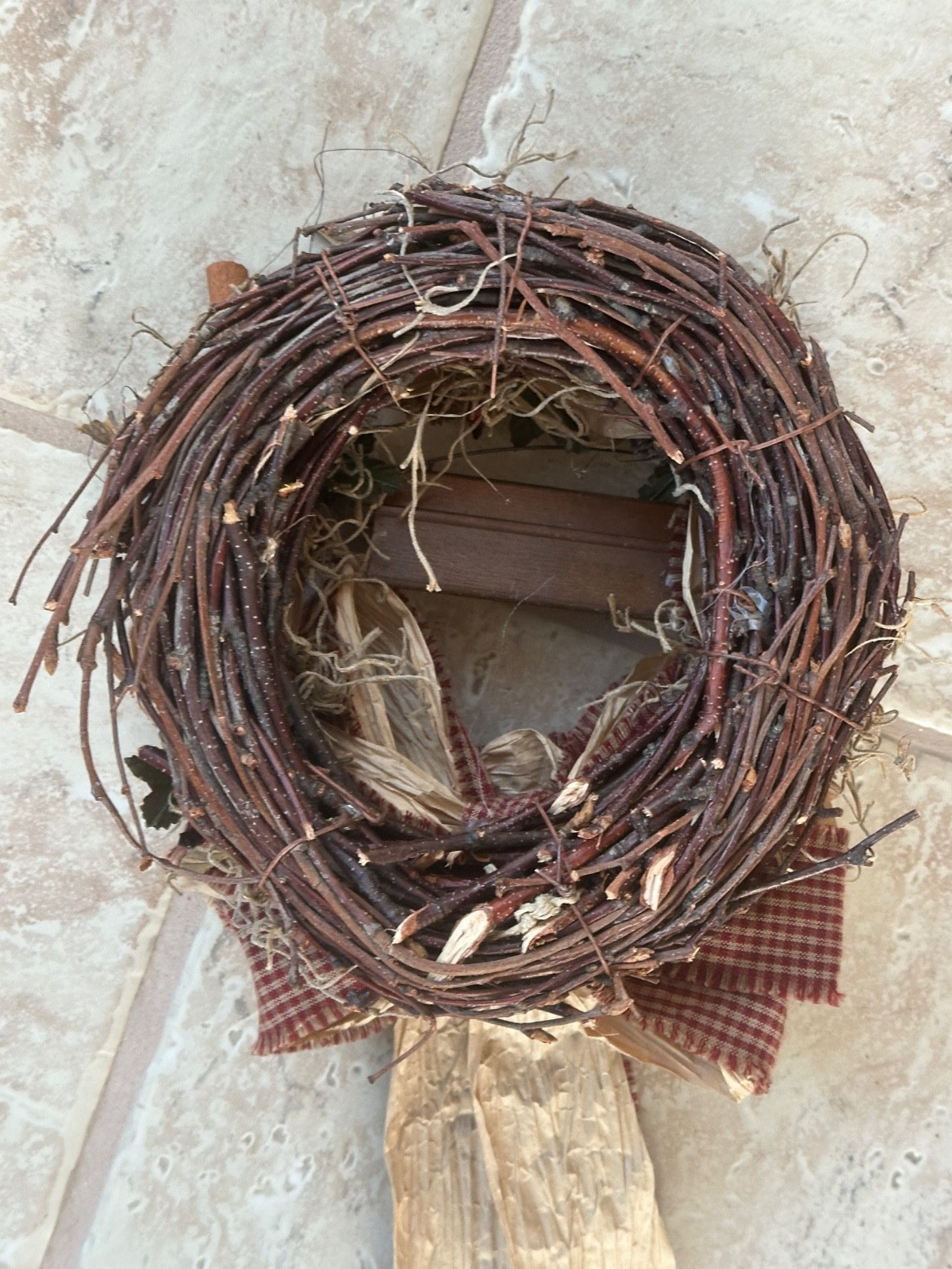 CUSTOM PETITE WELCOME WREATH W/HOMESPUN BOW AND BERRY ACCENTS:NWOT