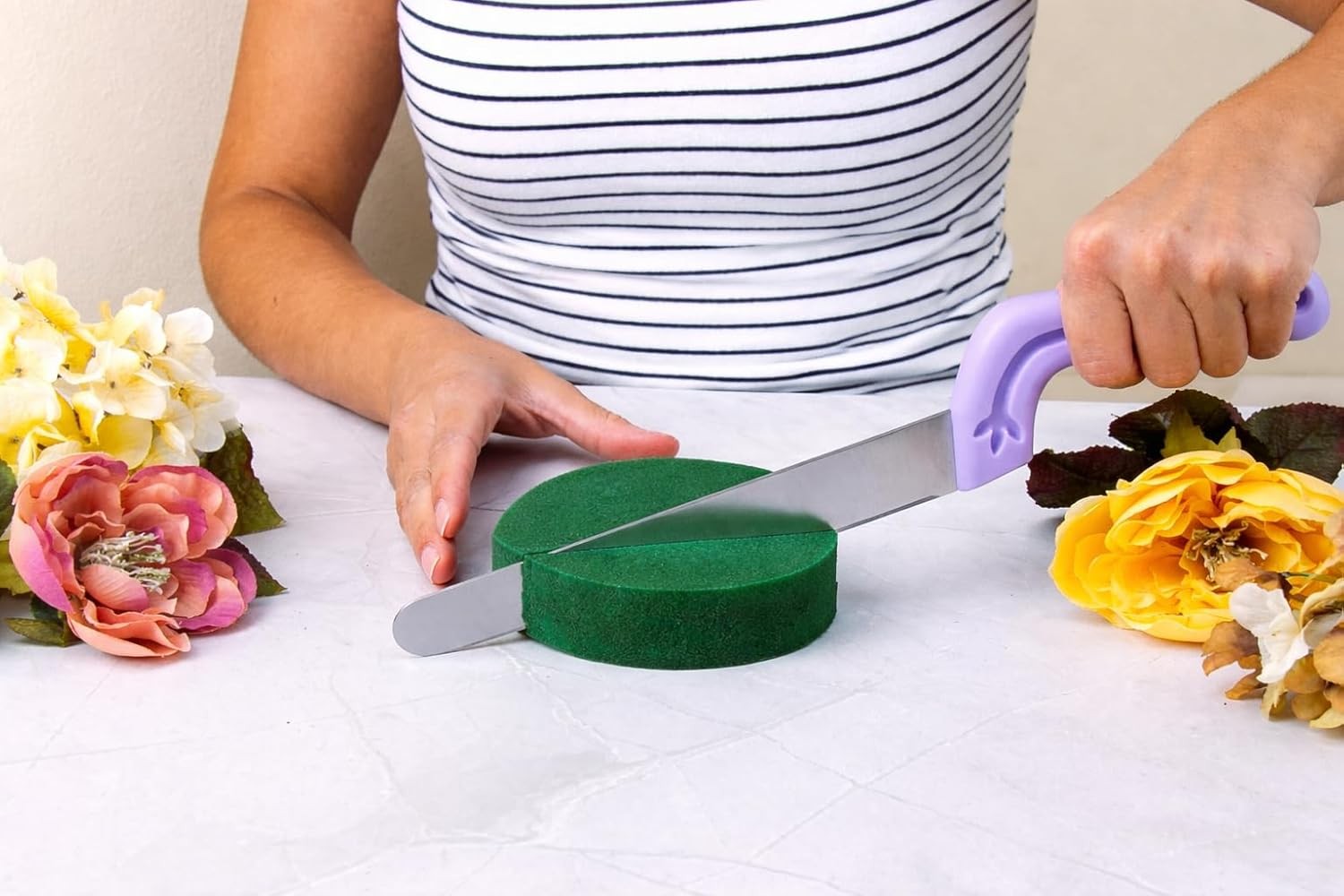 FLOFARE 4 Round Floral Foam Blocks Green for Flower Arrangements
