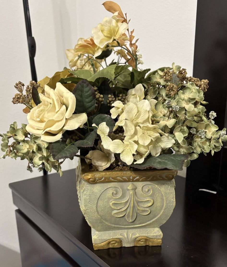 Floral Arrangement – ​​Perfect for decoration