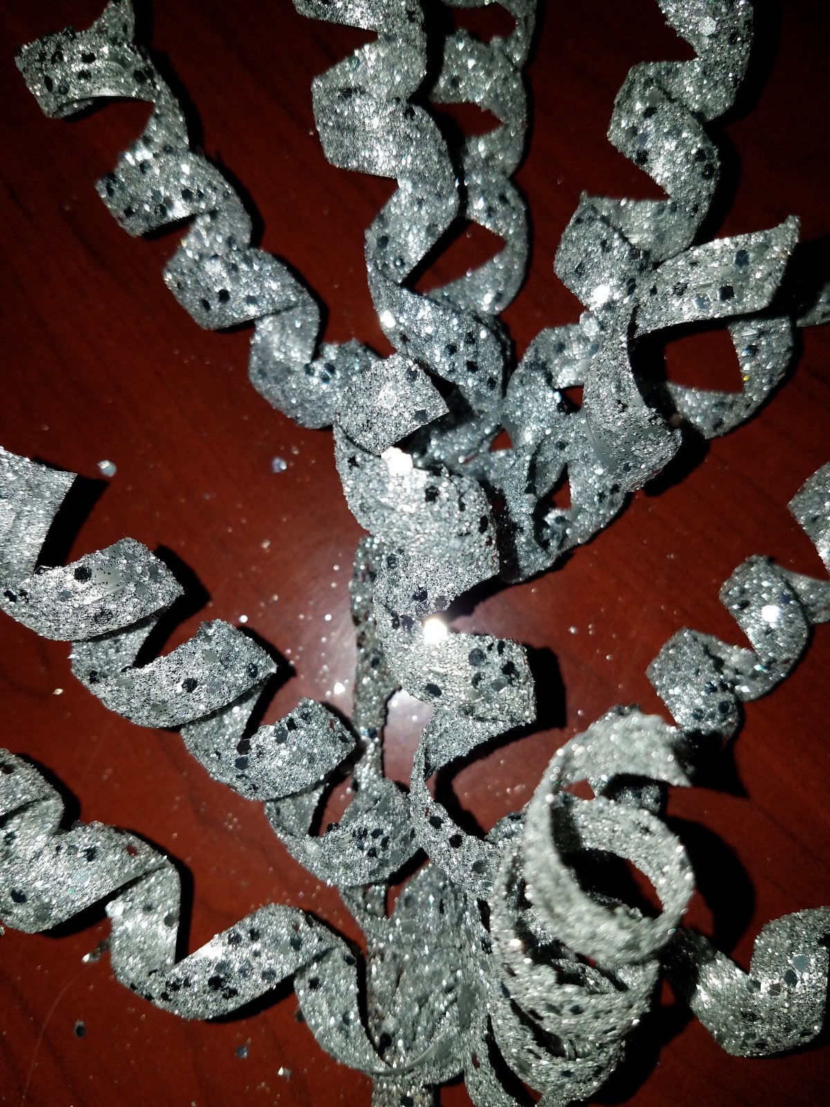 14″ Metallic Glitter Spiral Spray: Silver