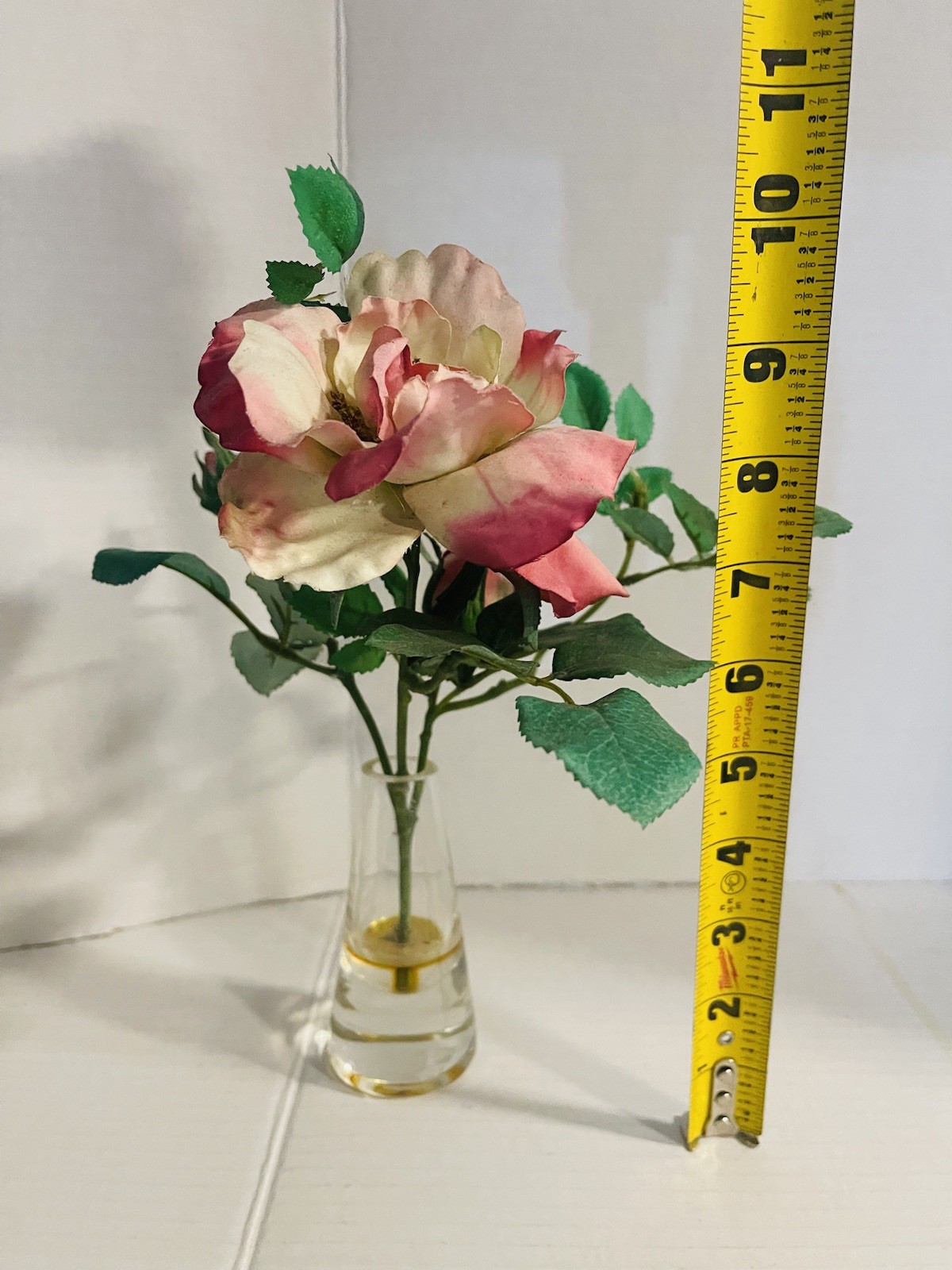 Artificial Open Rose Fake Flower Arrangements in Glass Vase with Acrylic Water