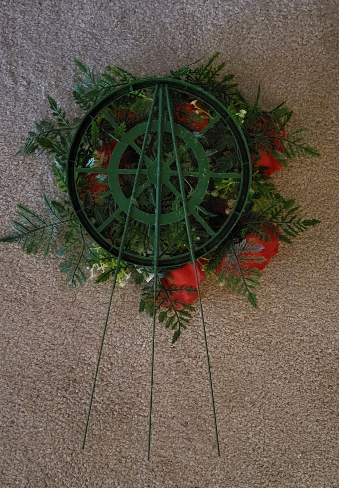 Wreath Artificial Flower Free Standing Decoration Indoor/Outdoor Asstd Color NWT